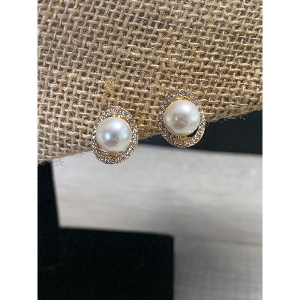 Monet Gold Tone Faux Pearl‎ Crystal Halo Clip On Earrings Vintage Style 63
